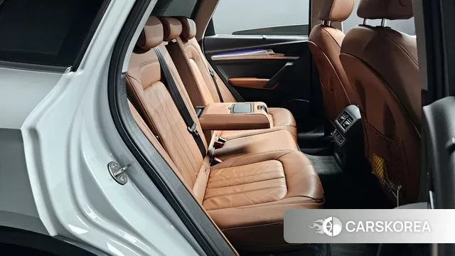 Audi Q5 (FY) 2023 Белый из Кореи, фото 3