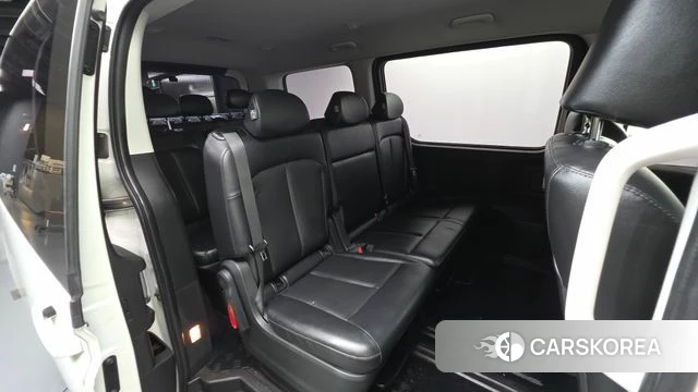 Hyundai Staria 2022 Белый из Кореи, фото 3