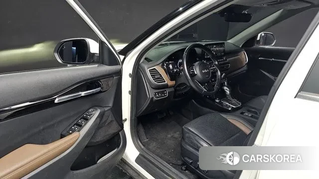 Kia Seltos 2022 Белый из Кореи, фото 3