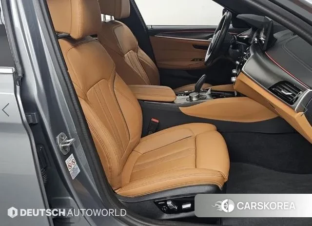 BMW 5 Series (G30) 2023 Серебряный из Кореи, фото 3