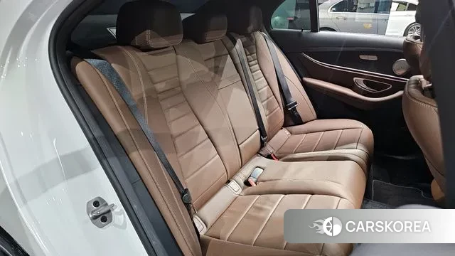 Mercedes-Benz E-Class W213 2022 Белый из Кореи, фото 3