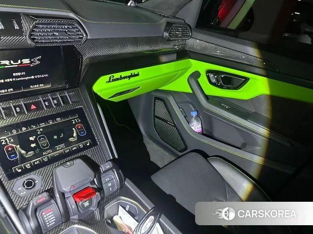 Lamborghini Urus 2023 Черный из Кореи, фото 3