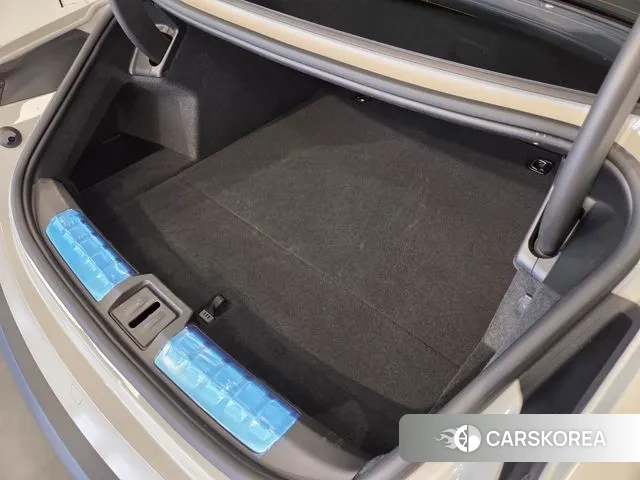 Porsche Taycan 2024 Серебряный из Кореи, фото 3