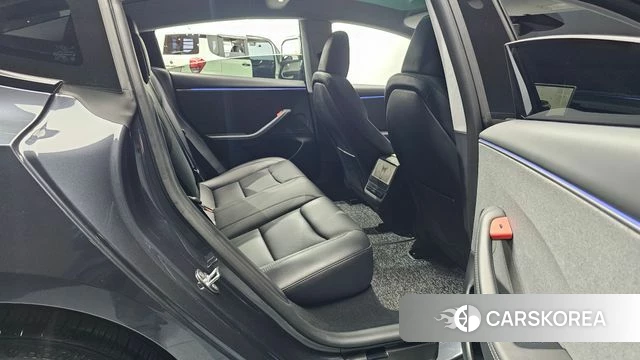 Tesla Model 3 2025 Серый из Кореи, фото 3