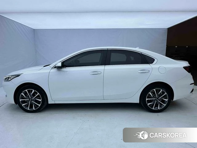 Kia K3 2021 Белый из Китая, фото 3