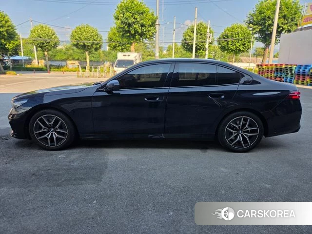 BMW 5 Series (G60) 2025 Синий из Кореи, фото 3