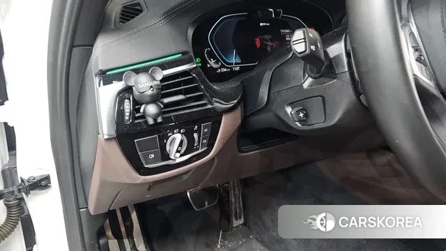 BMW 5 Series (G30) 2022 Белый из Кореи, фото 3