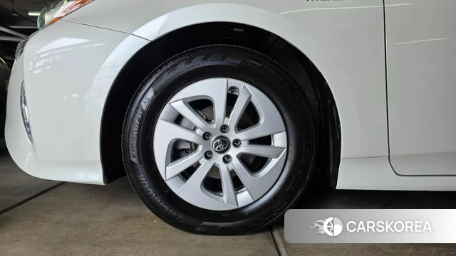 Toyota Prius 4th Generation 2018 Белый из Кореи, фото 3