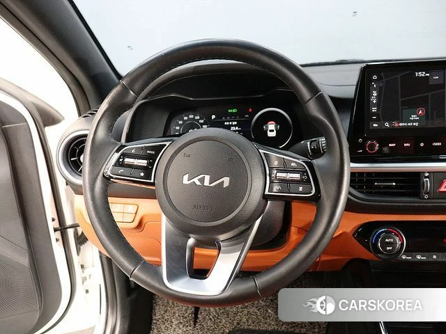 Kia The New K3 2nd generation 2022 Белый из Кореи, фото 3