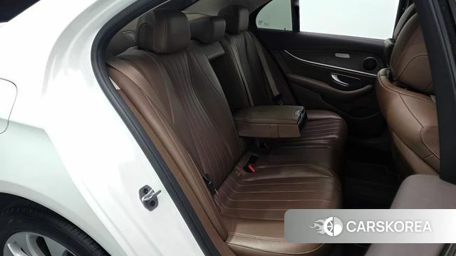 Mercedes-Benz E-Class W213 2019 Белый из Кореи, фото 3