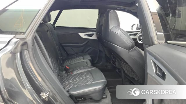 Audi Q8 (4M) 2021 Серый из Кореи, фото 3