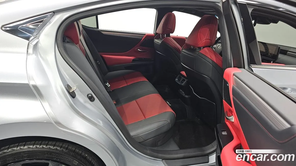 Lexus ES300h 7th generation 2022 Серебристо-серый из Кореи, фото 3