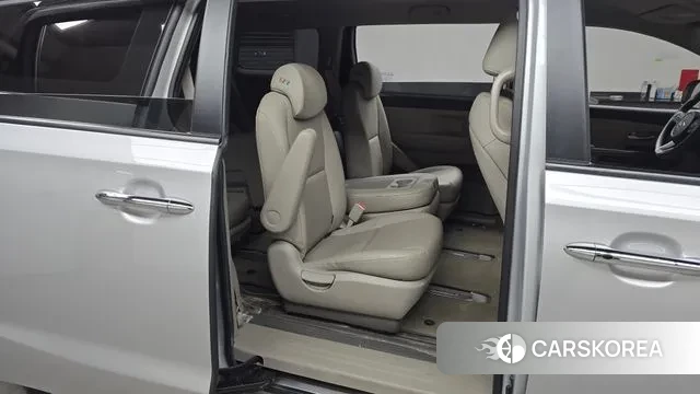 Kia The New Carnival 2019 Серебряный из Кореи, фото 3