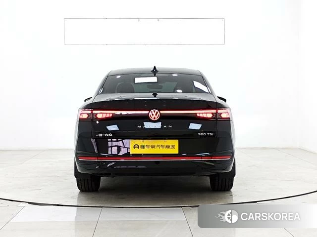 Volkswagen Magotan 2025 Черный из Китая, фото 3