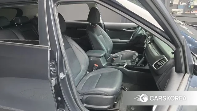 Kia Seltos 2021 Серый из Кореи, фото 3