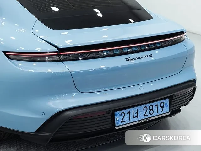 Porsche Taycan 2023 Небесно-голубой из Кореи, фото 3