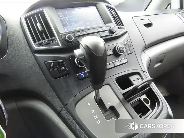 Hyundai The New Grand Starex 2019 Белый из Кореи, фото 3