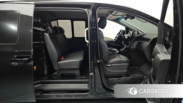 Hyundai Staria 2024 Черный из Кореи, фото 3