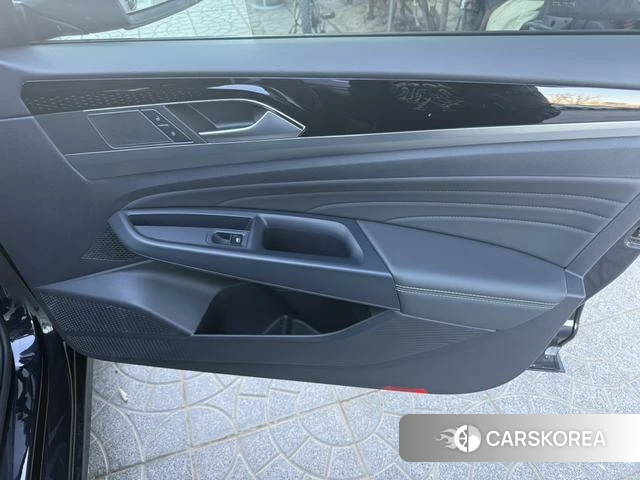 Volkswagen Passat 2023 Черный из Китая, фото 3