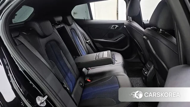 BMW 1 Series (F40) 2024 Черный из Кореи, фото 3