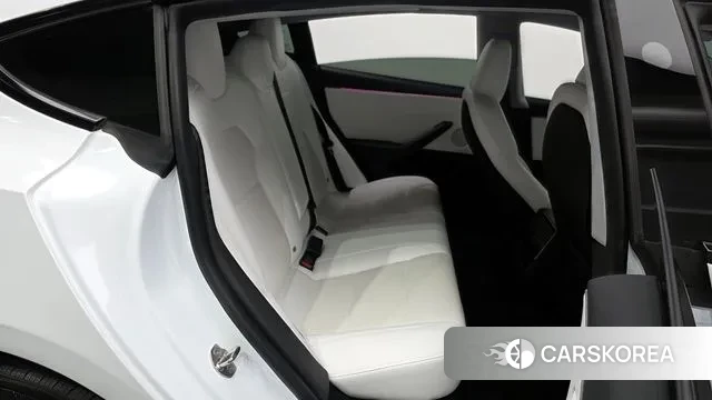 Tesla Model 3 2024 Белый из Кореи, фото 3