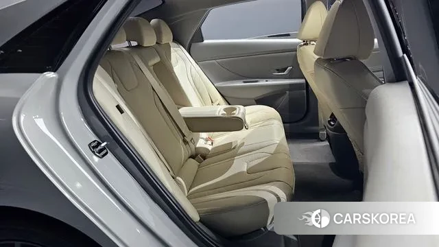 Hyundai The New Avante (CN7) 2025 Серебристо-серый из Кореи, фото 3