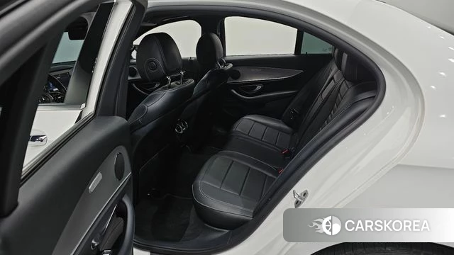 Mercedes-Benz E-Class W213 2018 Белый из Кореи, фото 3