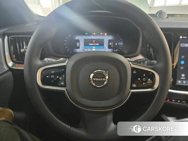 Volvo V60 Cross-Country 2nd Generation 2026 Белый из Кореи, фото 3