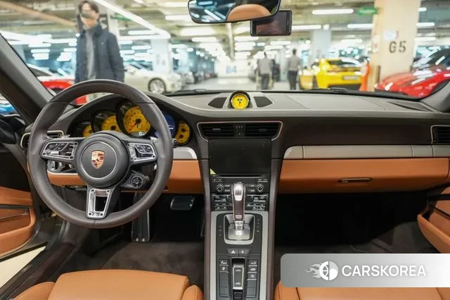 Porsche 911 2018 Серебряный из Кореи, фото 3