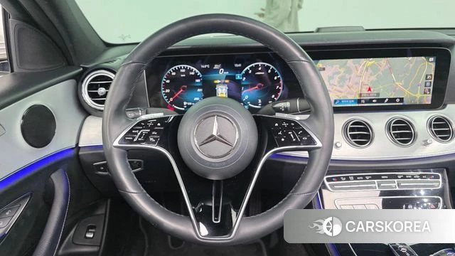 Mercedes-Benz E-Class W213 2021 Белый из Кореи, фото 3