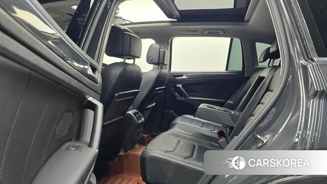 Volkswagen Tiguan second Generation 2018 Серый из Кореи, фото 3