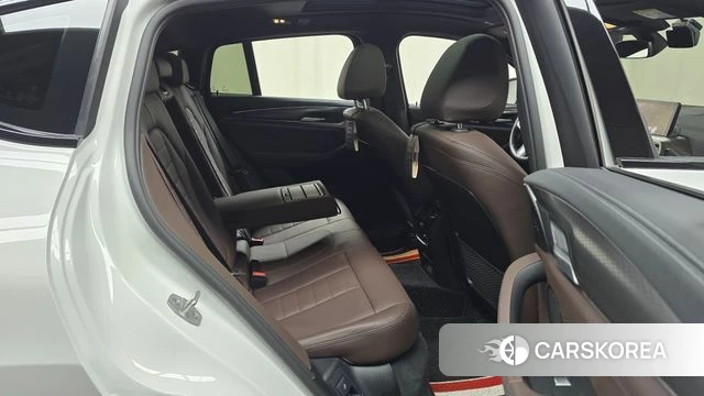 BMW X4 (G02) 2024 Белый из Кореи, фото 3