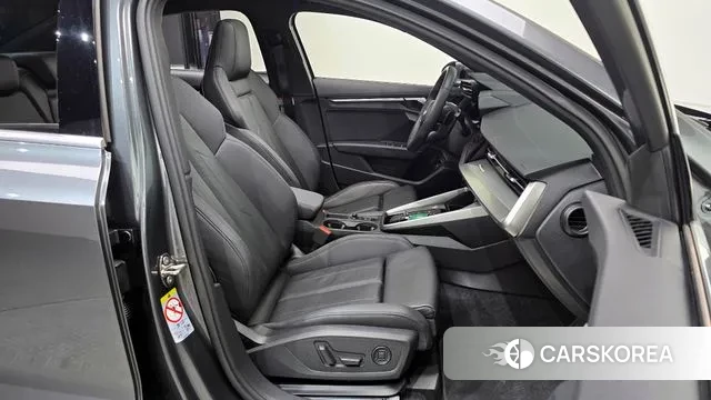 Audi A3 (8Y) 2023 Серый из Кореи, фото 3