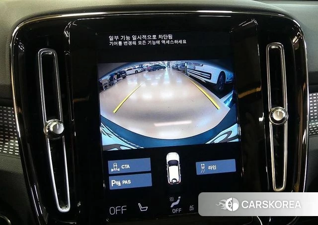 Volvo XC40 2021 Жемчужный цвет из Кореи, фото 3