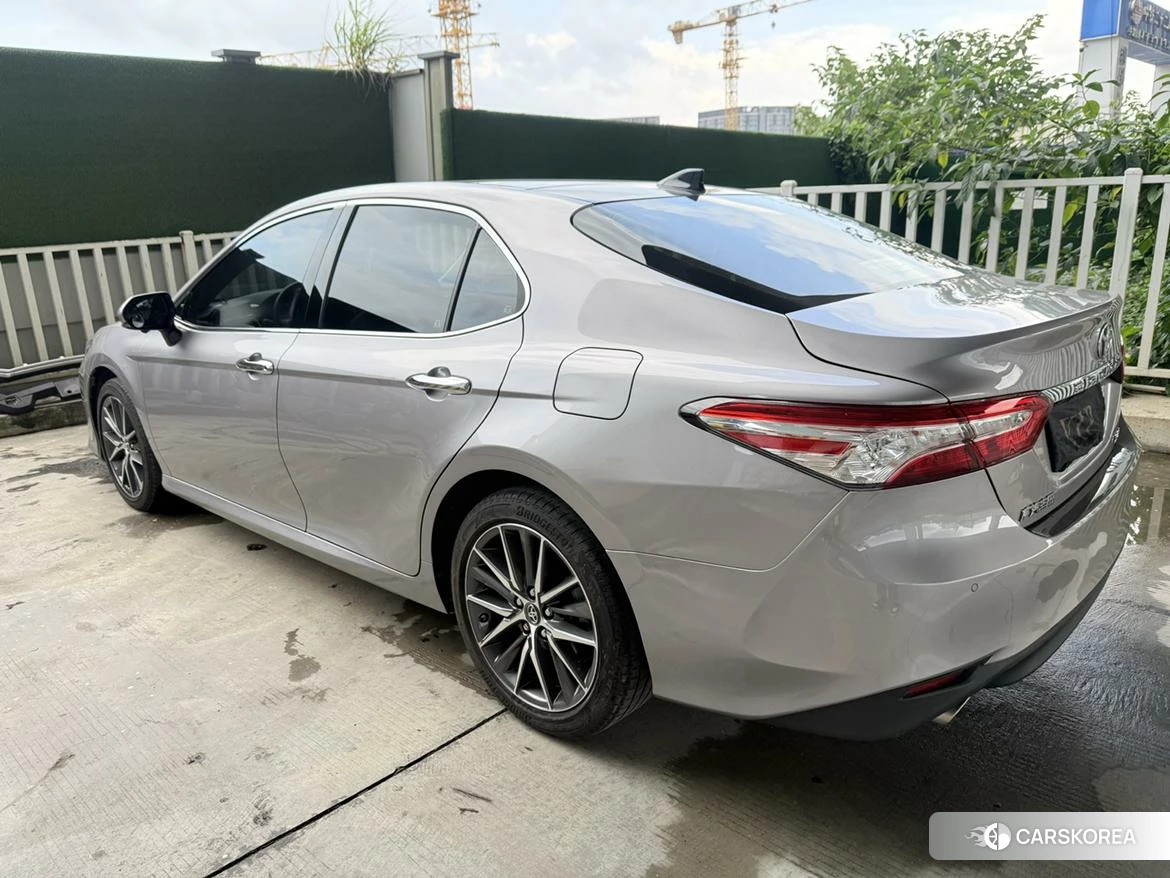 Toyota Camry 2021 Темно-серый из Китая, фото 3