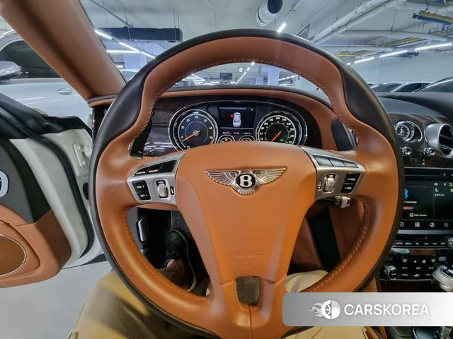 Bentley Flying Spur 2nd Generation 2018 Белый из Кореи, фото 3