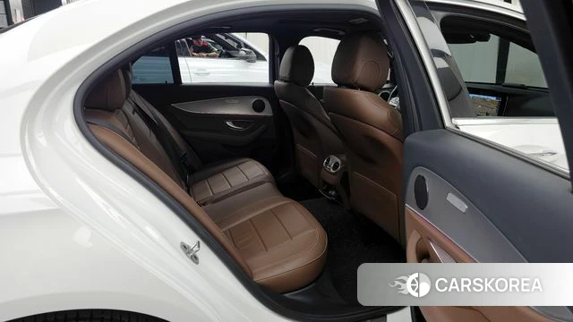Mercedes-Benz E-Class W213 2018 Белый из Кореи, фото 3