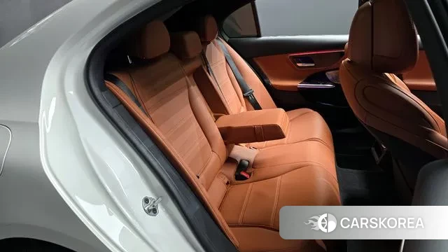 Mercedes-Benz C-Class W206 2022 Белый из Кореи, фото 3