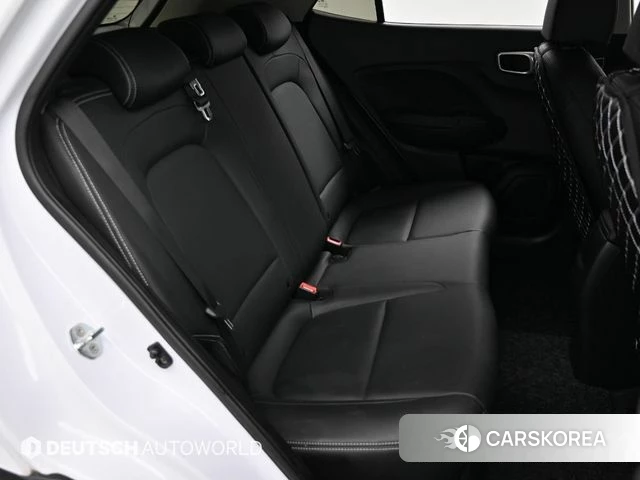 Hyundai Venue 2021 Белый из Кореи, фото 3