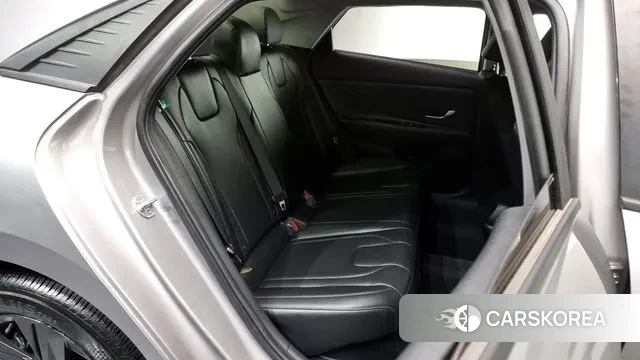 Hyundai Avante Hybrid (CN7) 2021 Серебристо-серый из Кореи, фото 3