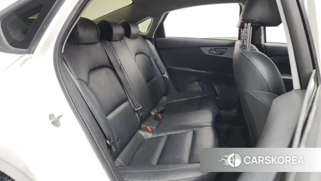 Kia The New K3 2nd generation 2021 Белый из Кореи, фото 3