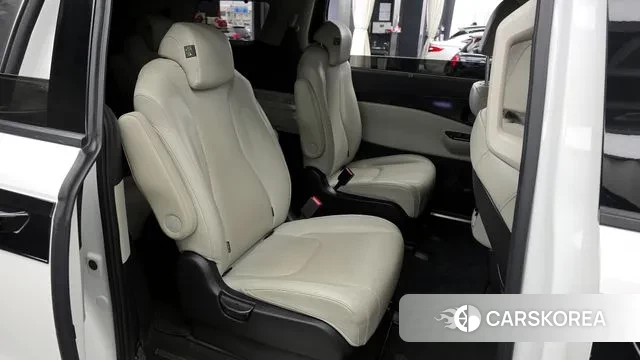 Kia Carnival 4th generation 2023 Белый из Кореи, фото 3