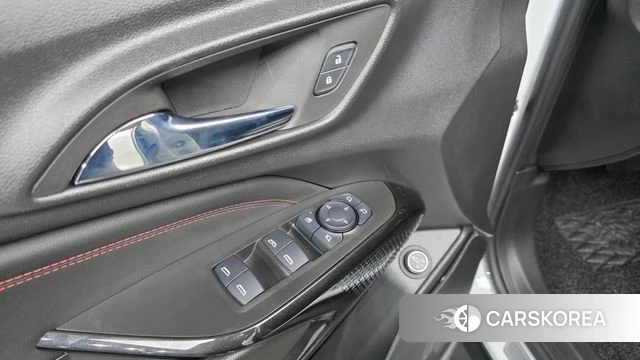 Chevrolet (GM Daewoo) Trax Crossover 2023 Белый из Кореи, фото 3