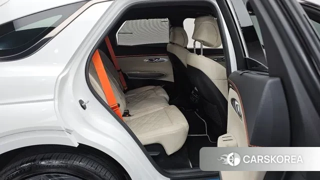 Genesis GV70 2024 Белый из Кореи, фото 3