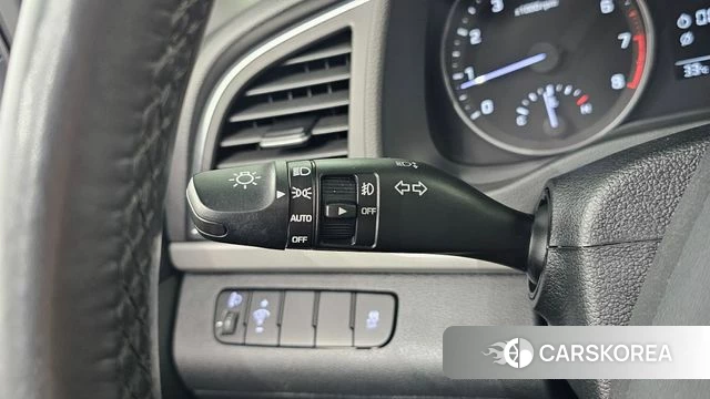 Hyundai Avante AD 2018 Белый из Кореи, фото 3