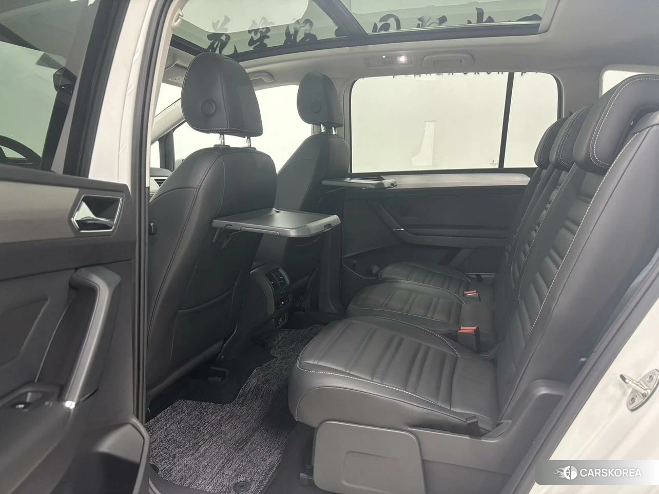 Volkswagen Touran L 2023 Белый из Китая, фото 3