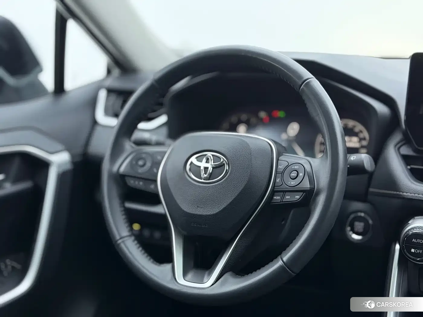 Toyota RAV4 2024 Белый из Китая, фото 3