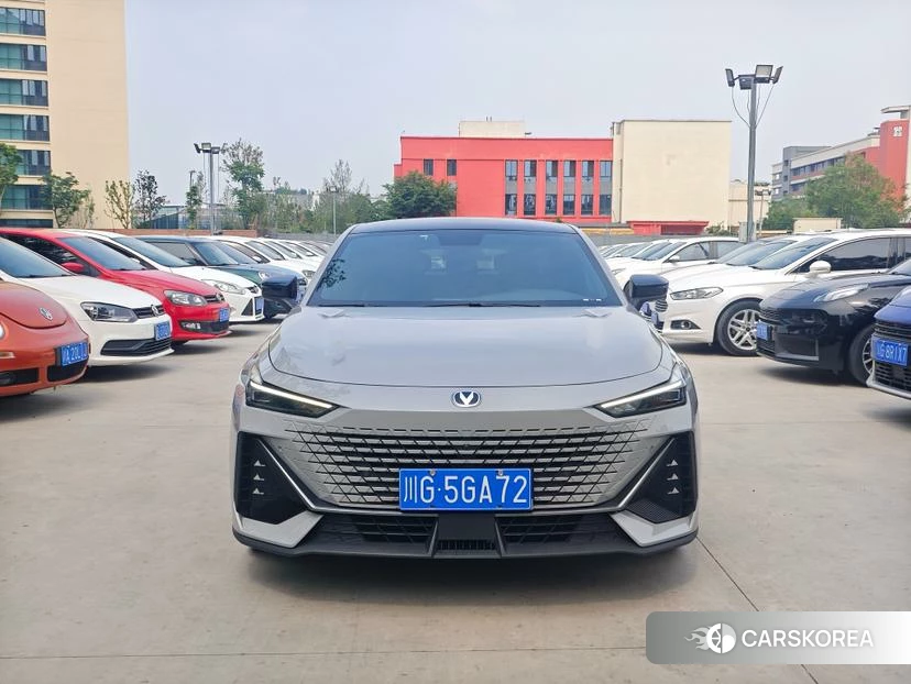 Chang'an UNI-V 2022 Темно-серый из Китая, фото 3