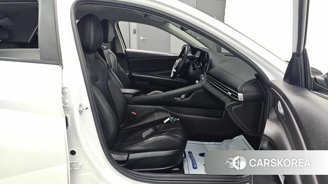 Hyundai Avante (CN7) 2022 Белый из Кореи, фото 3
