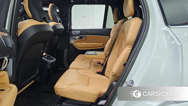 Volvo XC90 second Generation 2023 Белый из Кореи, фото 3